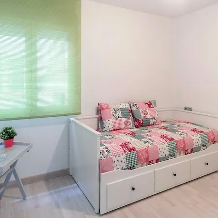 Housingleon - Barrio Humedo *